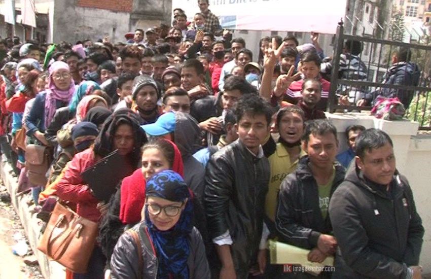 युएई दूतावासमा यस्तो सास्ती (भिडियोसहित) 1 युएई दूतावासमा यस्तो सास्ती (भिडियोसहित)
