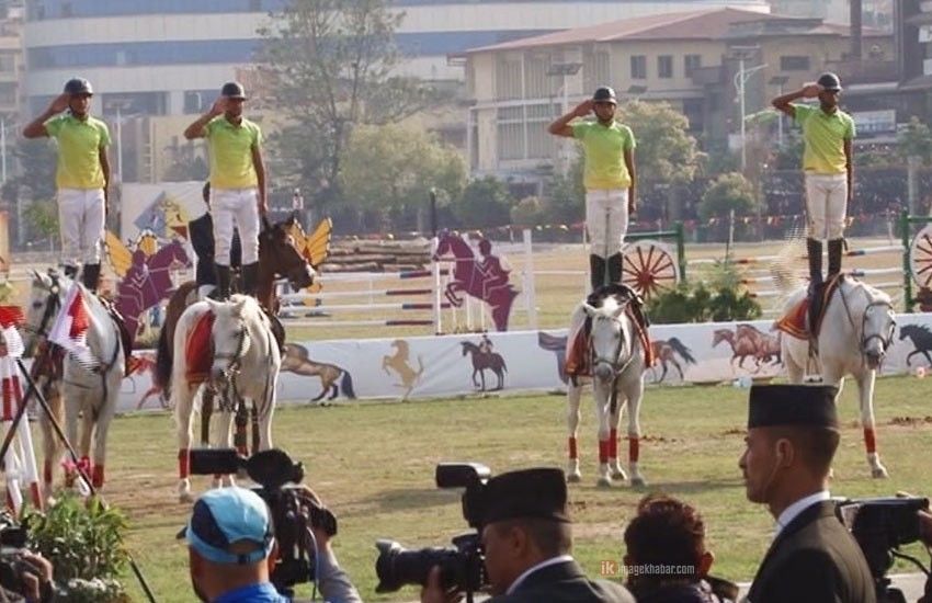 घोडेजात्रा मनाइयो (भिडियो) 1 घोडेजात्रा मनाइयो (भिडियो)
