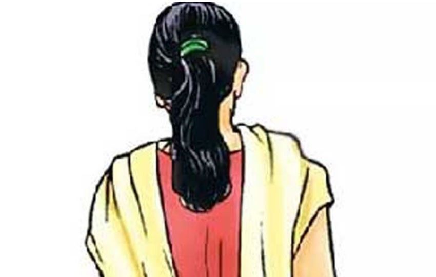 बेचिएकी चेली १७ वर्षपछि छोरासहित घर फर्किइन् 1 बेचिएकी चेली १७ वर्षपछि छोरासहित घर फर्किइन्
