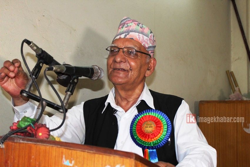 नेपालले संघीयता थेग्न सक्दैन : चित्रबहादुर केसी 1 नेपालले संघीयता थेग्न सक्दैन : चित्रबहादुर केसी