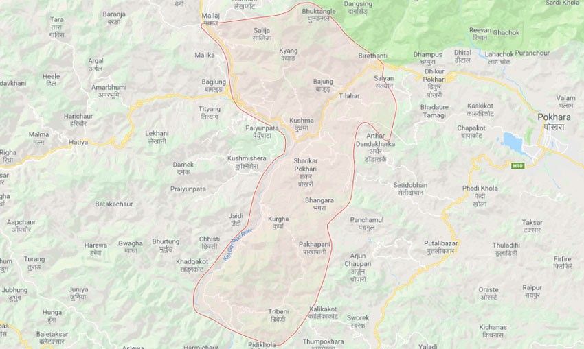 बस दुर्घटनामा १४ यात्री घाइते 1 बस दुर्घटनामा १४ यात्री घाइते