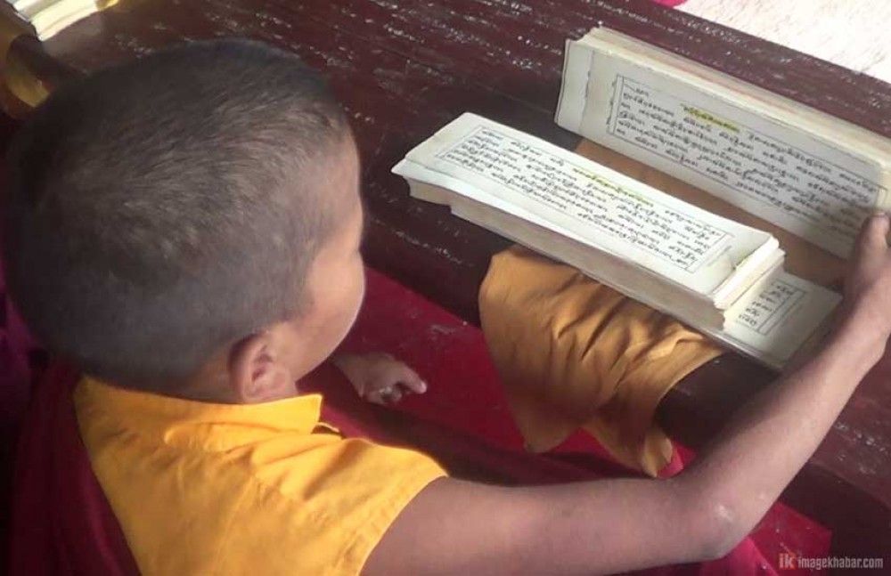 निजगढको बौद्ध विद्यालय सन्चालनमा कठिनाइ, चन्दा र भेटीकै भर 1 निजगढको बौद्ध विद्यालय सन्चालनमा कठिनाइ, चन्दा र भेटीकै भर