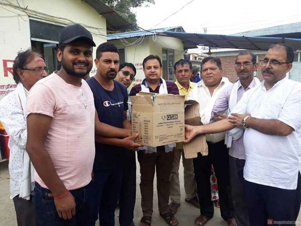 तौलिहवा अस्पताललाई २०० ‘डेंगी किट’ हस्तान्तरण 2 तौलिहवा अस्पताललाई २०० ‘डेंगी किट’ हस्तान्तरण