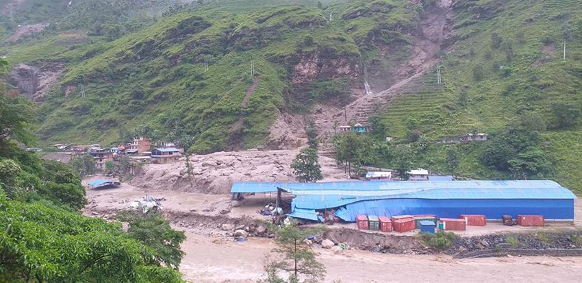 सिन्धुपाल्चोकमा मृत्यु हुने दुईको पहिचान खुल्यो, १८ अझै बेपत्ता, एक महिला भाग्दाभाग्दै बाँचिन (अपडेट) 1 सिन्धुपाल्चोकमा मृत्यु हुने दुईको पहिचान खुल्यो, १८ अझै बेपत्ता, एक महिला भाग्दाभाग्दै बाँचिन (अपडेट)