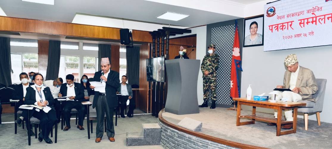 छोटो दूरीमा सार्वजनिक यातायात चलाउन दिने सरकारको निर्णय, भाडा भने दोब्बर तिर्नुपर्ने 1 Cabinet public bus government taxi