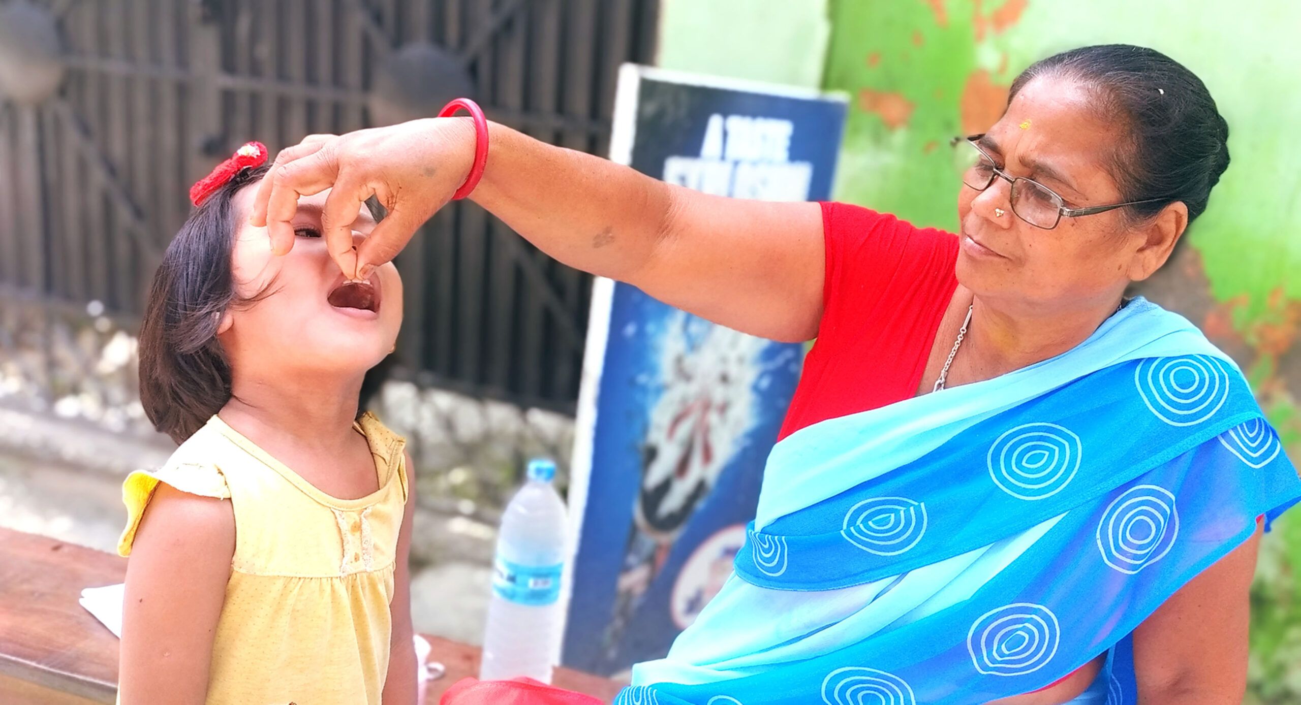 देशभरिका बालबालिकालाई भिटामिन ‘ए’ खुवाइँदै 1 देशभरिका बालबालिकालाई भिटामिन ‘ए’ खुवाइँदै