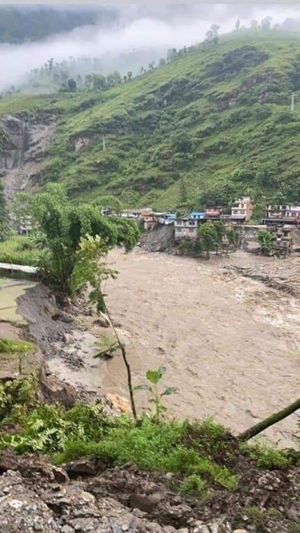 सिन्धुपाल्चोक बाह्रबिसे जम्बु पहिरो विनाश (तस्वीरमा) 8 सिन्धुपाल्चोक बाह्रबिसे जम्बु पहिरो विनाश (तस्वीरमा)
