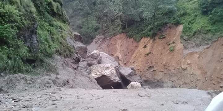 सिन्धुपाल्चोक बाह्रबिसे जम्बु पहिरो विनाश (तस्वीरमा) 5 सिन्धुपाल्चोक बाह्रबिसे जम्बु पहिरो विनाश (तस्वीरमा)