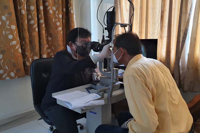 सभामुख सापकोटाको आँखाको शल्यक्रिया गरियो 1 सभामुख सापकोटाको आँखाको शल्यक्रिया गरियो