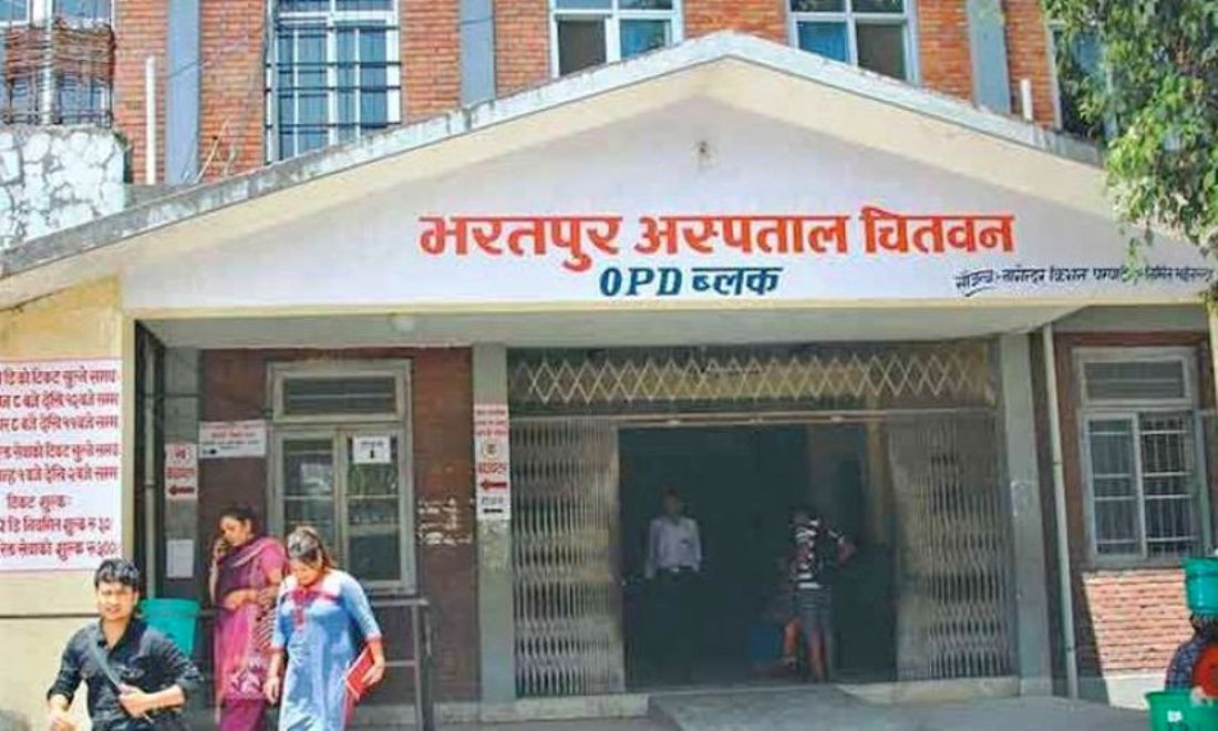 भरतपुर अस्पतालमा कोरोना संक्रमितको डायलसिस 1 भरतपुर अस्पतालमा कोरोना संक्रमितको डायलसिस