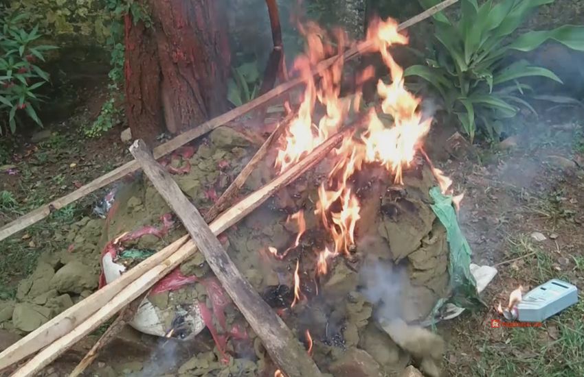 बागलुङ प्रहरीले गर्यो ९५ केजी गाँजा नष्ट 1 बागलुङ प्रहरीले गर्यो ९५ केजी गाँजा नष्ट