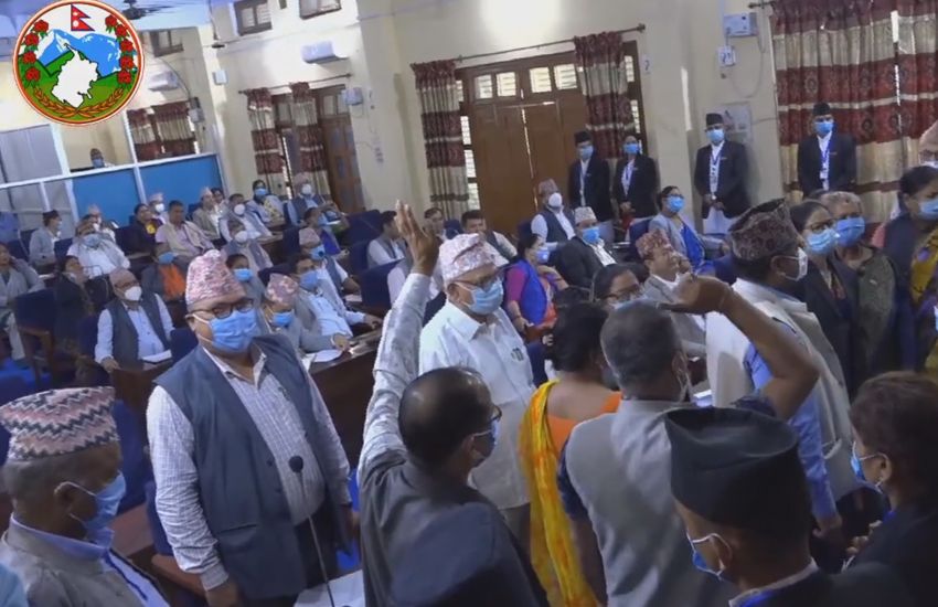 प्रतिपक्षी दलहरुको विरोध हुँदा-हुर्दै सुदुरपश्चिम प्रदेशको बजेट पारित 1 प्रतिपक्षी दलहरुको विरोध हुँदा-हुर्दै सुदुरपश्चिम प्रदेशको बजेट पारित