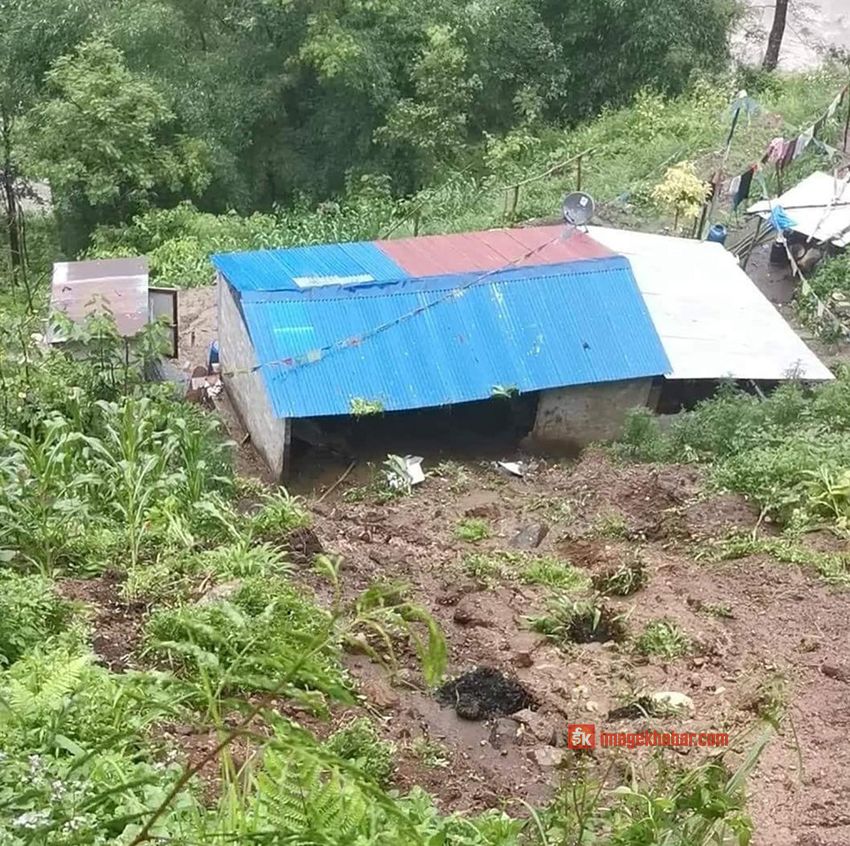 पहिरोमा परि मृत्यु भएका परिवारलाई बेँसीशहर नगरपालिकाबाट तीन लाख सहयोग 1 पहिरोमा परि मृत्यु भएका परिवारलाई बेँसीशहर नगरपालिकाबाट तीन लाख सहयोग