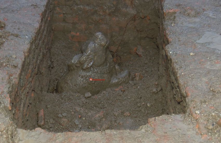 वाणेश्वर मन्दिरमा थप पुराना सामाग्री फेला 1 वाणेश्वर मन्दिरमा थप पुराना सामाग्री फेला