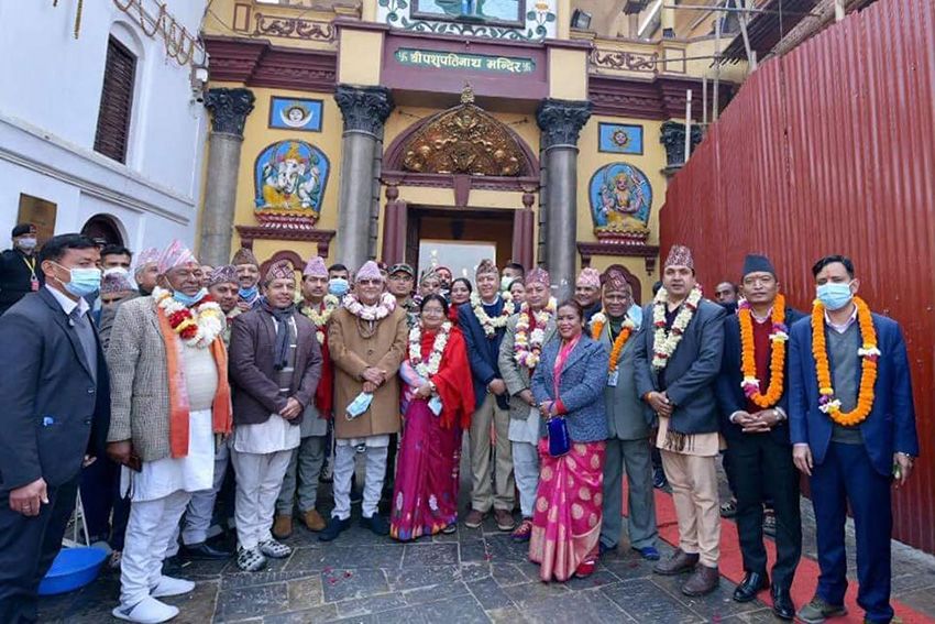 पशुपतिमा पञ्चामृत पूजा गर्दा सर्वसाधारणका लागि ५२ लाख रुपैयाँसम्म शुल्क, तर प्रधानमन्त्रीलाई निःशुल्क 1 पशुपतिमा पञ्चामृत पूजा गर्दा सर्वसाधारणका लागि ५२ लाख रुपैयाँसम्म शुल्क, तर प्रधानमन्त्रीलाई निःशुल्क