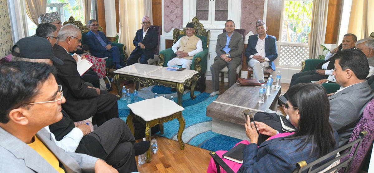 गुण्डुमा आज पनि बस्दैछ एमाले सचिवालय बैठक